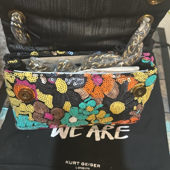 Kurt Geiger London Mini Kensington Soft Convertible Crossbody Bag - Picture 5 of 16